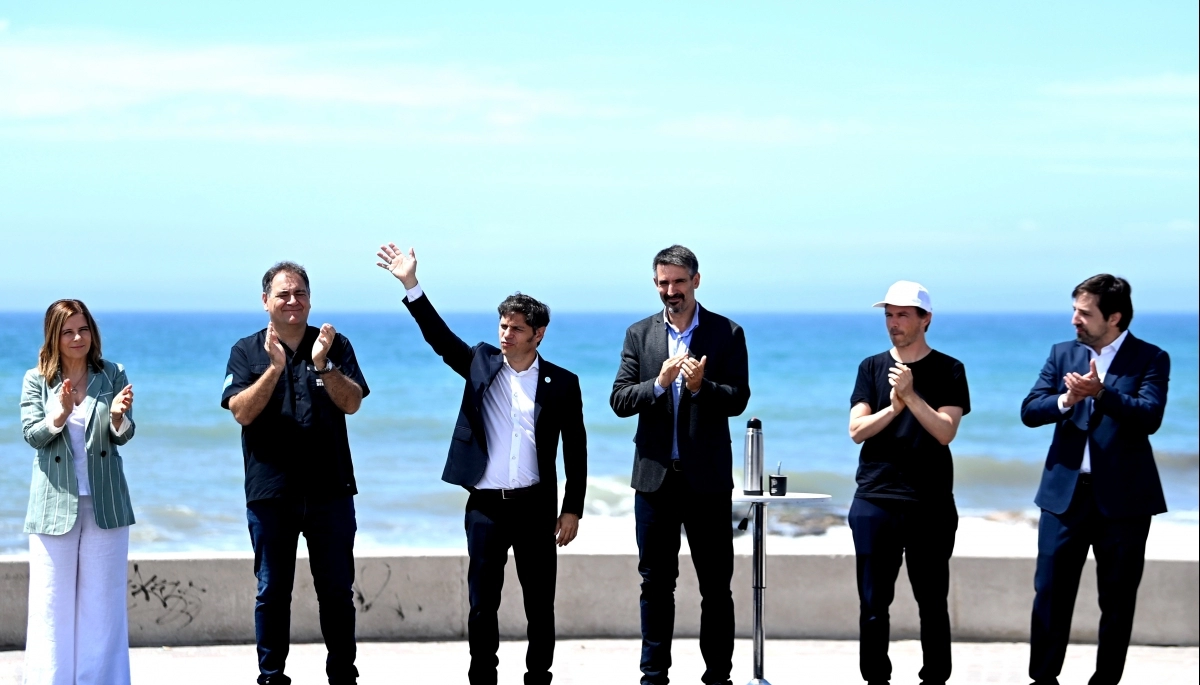 No fue en Mar del Plata, fue en Miramar: Kicillof lanzó el Operativo Sol 2025 junto a intendentes y ministros