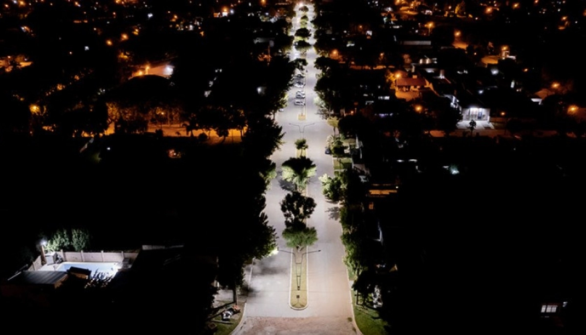Más seguridad para General Viamonte: Flexas presentó la nueva iluminación LED en la Avenida San Martín