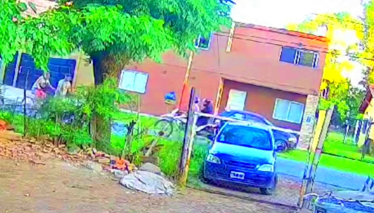 "Dale un tiro, dale un tiro", motochorros asaltaron a ciclistas en José C. Paz