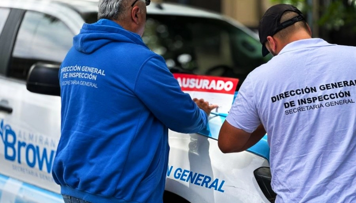 En Almirante Brown, desarticularon dos fiestas clandestinas en Claypole y Calzada