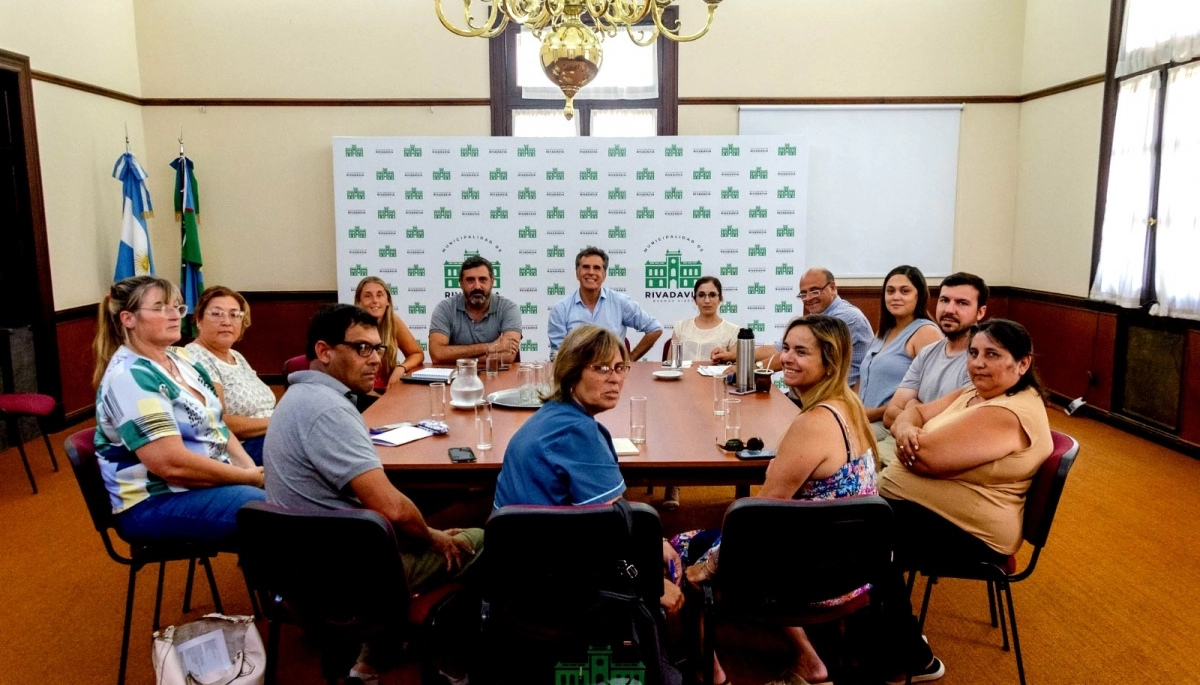 Juanci Martínez anunció bono y aumento salarial para municipales de Rivadavia