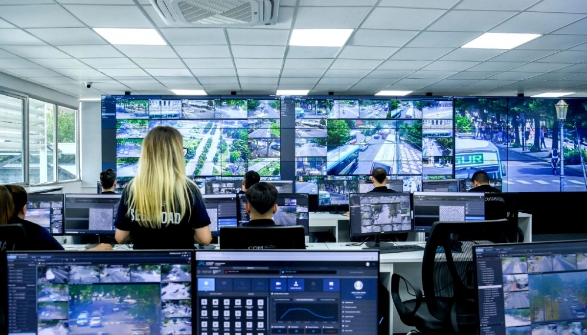 La Plata implementó un sistema inteligente en su nuevo polo de seguridad para garantizar el orden público