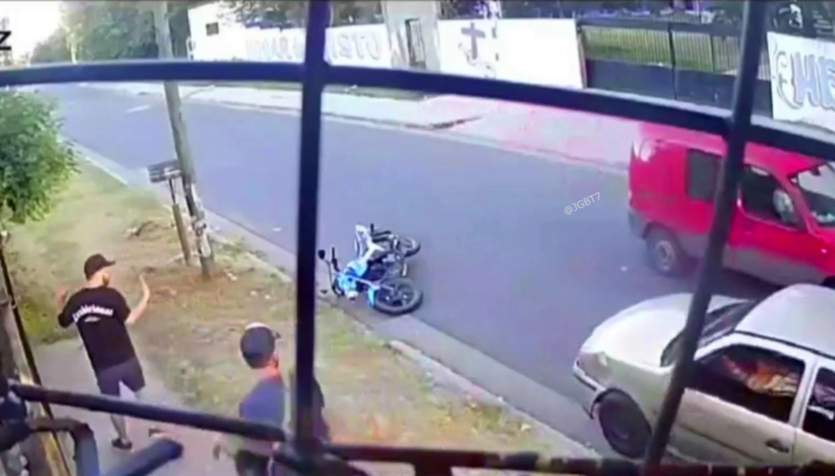 Ladrón "generoso": se iban a trabajar y fueron asaltados por un sujeto que les sacó el auto pero les dejó la moto