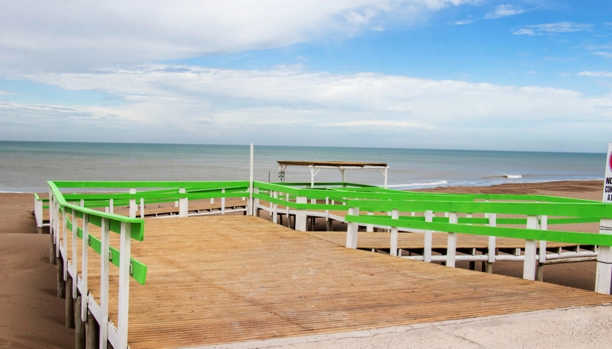 Tres Arroyos presentó el acceso a la playa para discapacitados: “Disfrutar es un derecho”