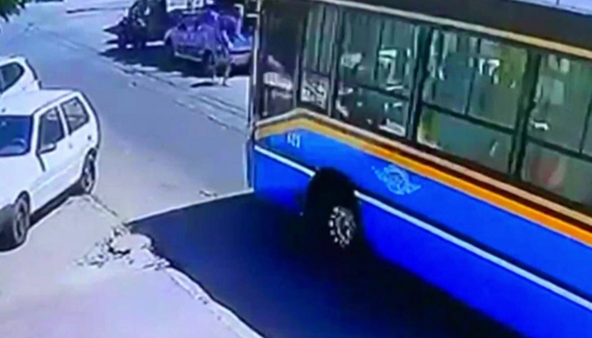 Conurbano sangriento: motochorros dispararon a un colectivo y asesinaron a una pasajera