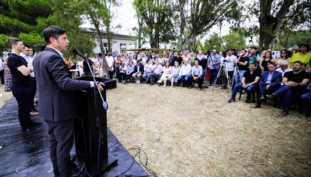 Kicillof visitó Guaminí: anunció obras destinadas al sector productivo y al turismo