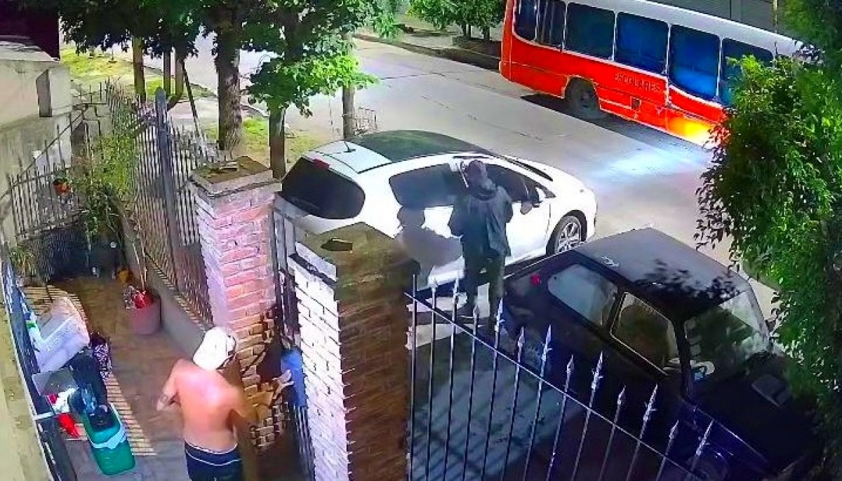 Más inseguridad en Lanús: se le terminaron las vacaciones y además le robaron el auto