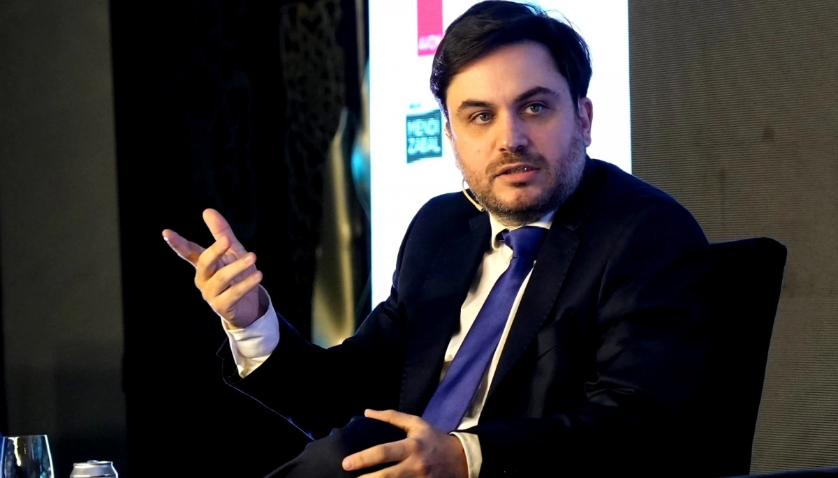 Luego del robo a su ministro, referente libertario apuntó contra la gestión de Kicillof y lo tildó de “inútil”