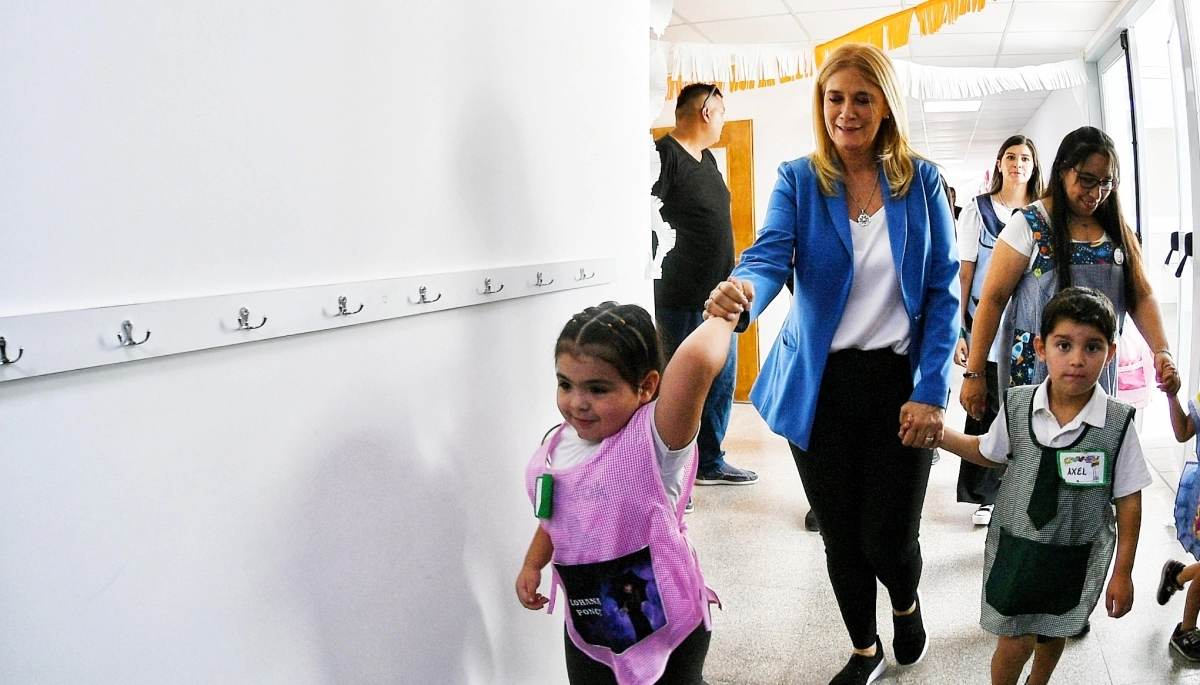 En el Día Internacional de la Educación, Magario ponderó la educación pública y apuntó contra Milei