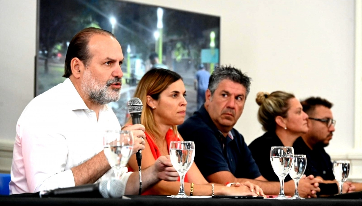 En conferencia de prensa, Susbielles habló del temporal en Bahía Blanca y dio detalles de la situación