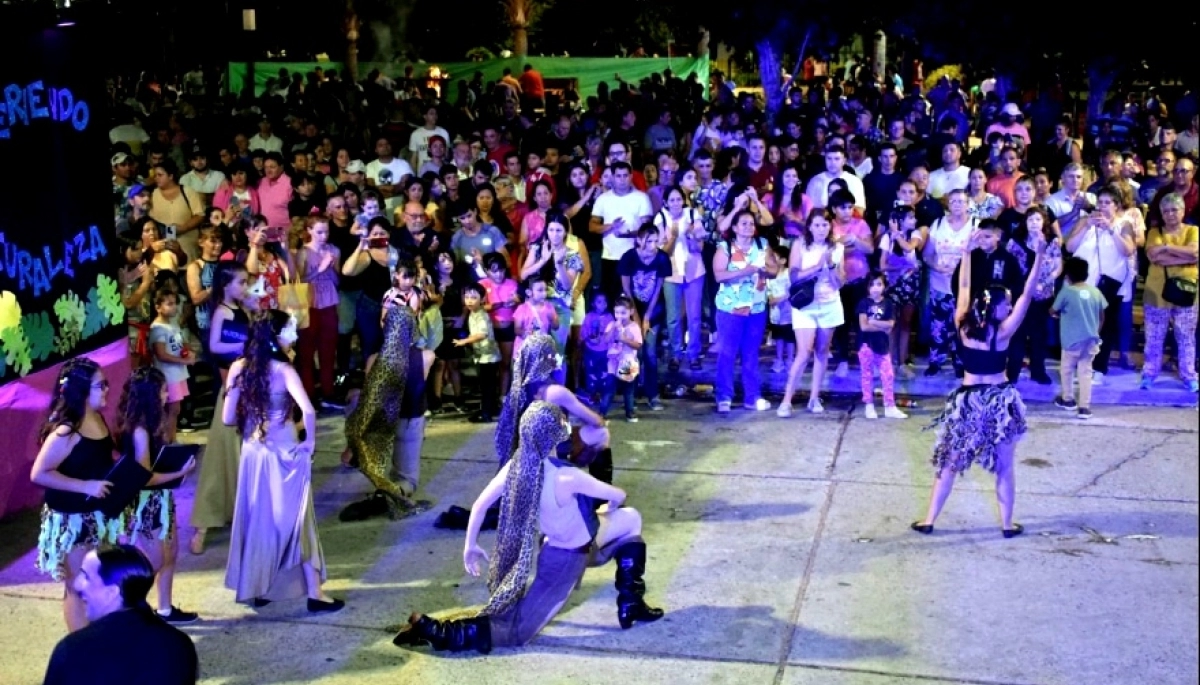 En una noche espectacular, Roque Pérez dio inicio a las celebraciones de Carnaval