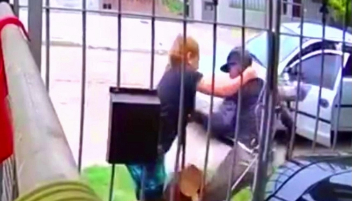 Inseguridad en Morón: mujer se trabó en lucha y recuperó el teléfono que le acababa de robar
