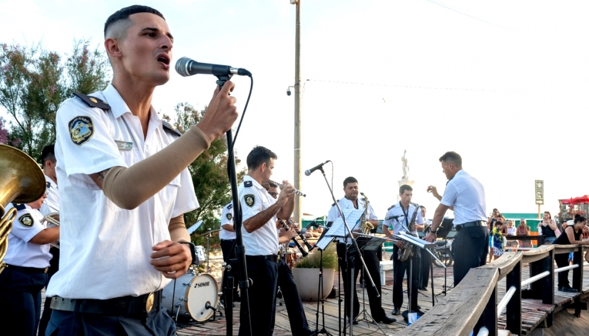 La UCR busca que Kicillof informe sobre la millonaria compra de instrumentos musicales para la Policía