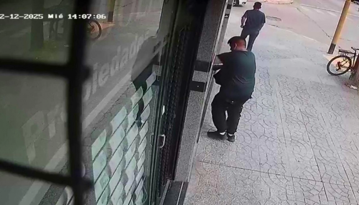 Conurbano descontrolado: coparon una productora de seguros de Lanús y la saquearon en 10 minutos