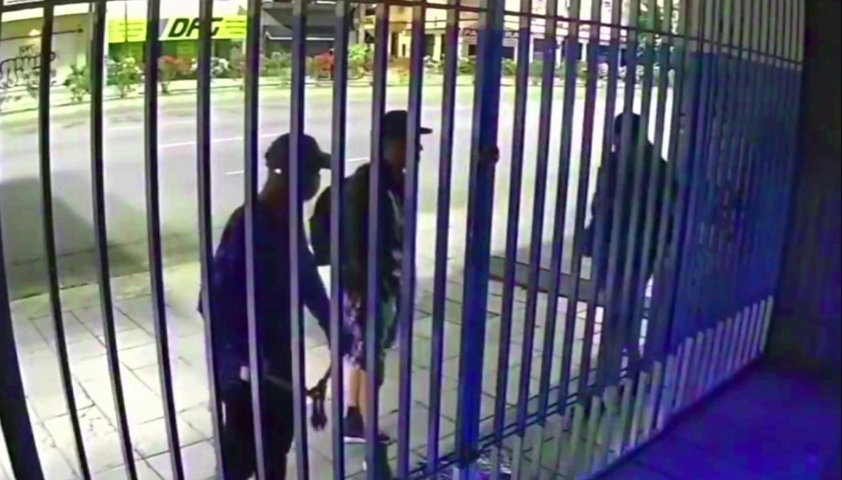 Robo millonario en Lanús: violentaron los accesos y se llevaron artículos para el hogar