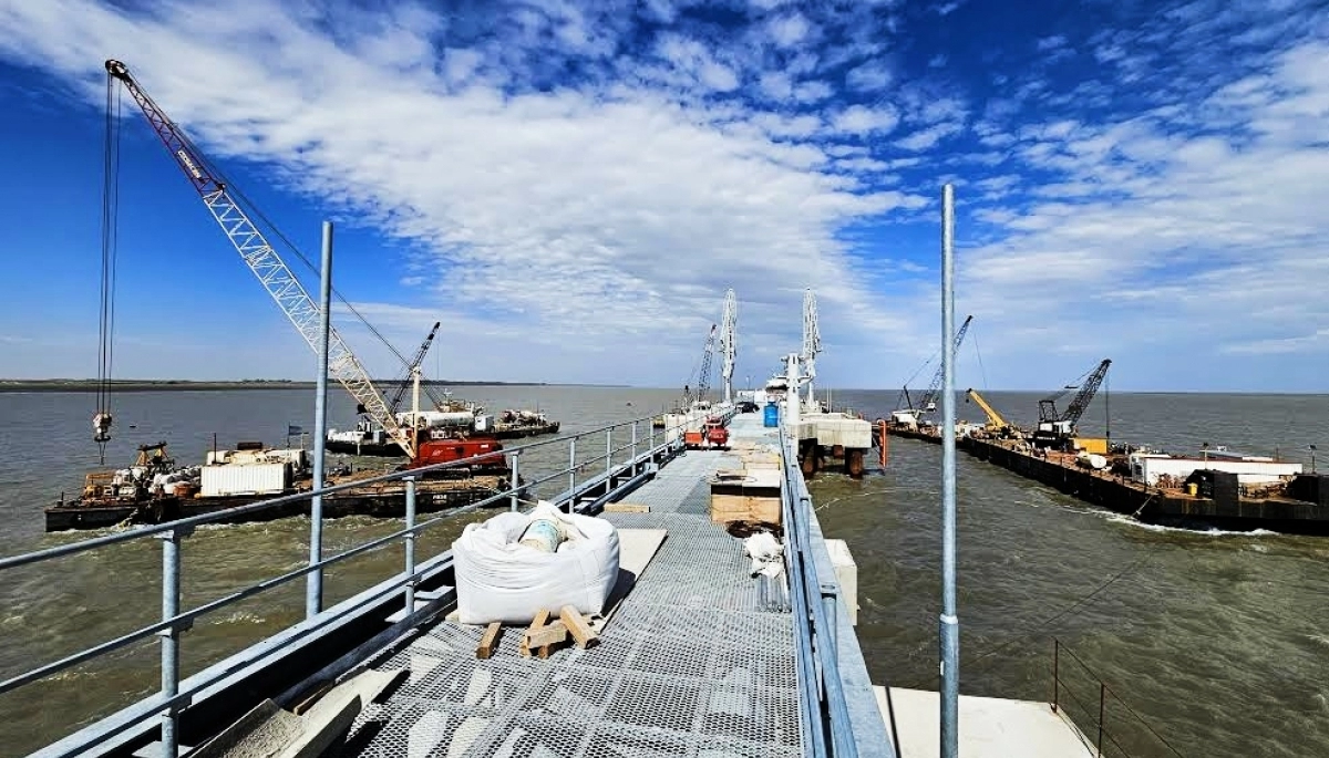 Avanzan con las obras del Puerto de Coronel Rosales, la inversión más importante de la Provincia