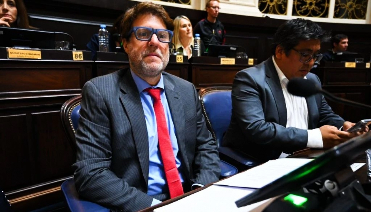 Garciarena chicaneó a Kicillof por su lema “Derecho al Futuro”: “Lo eligieron para gobernar hoy”