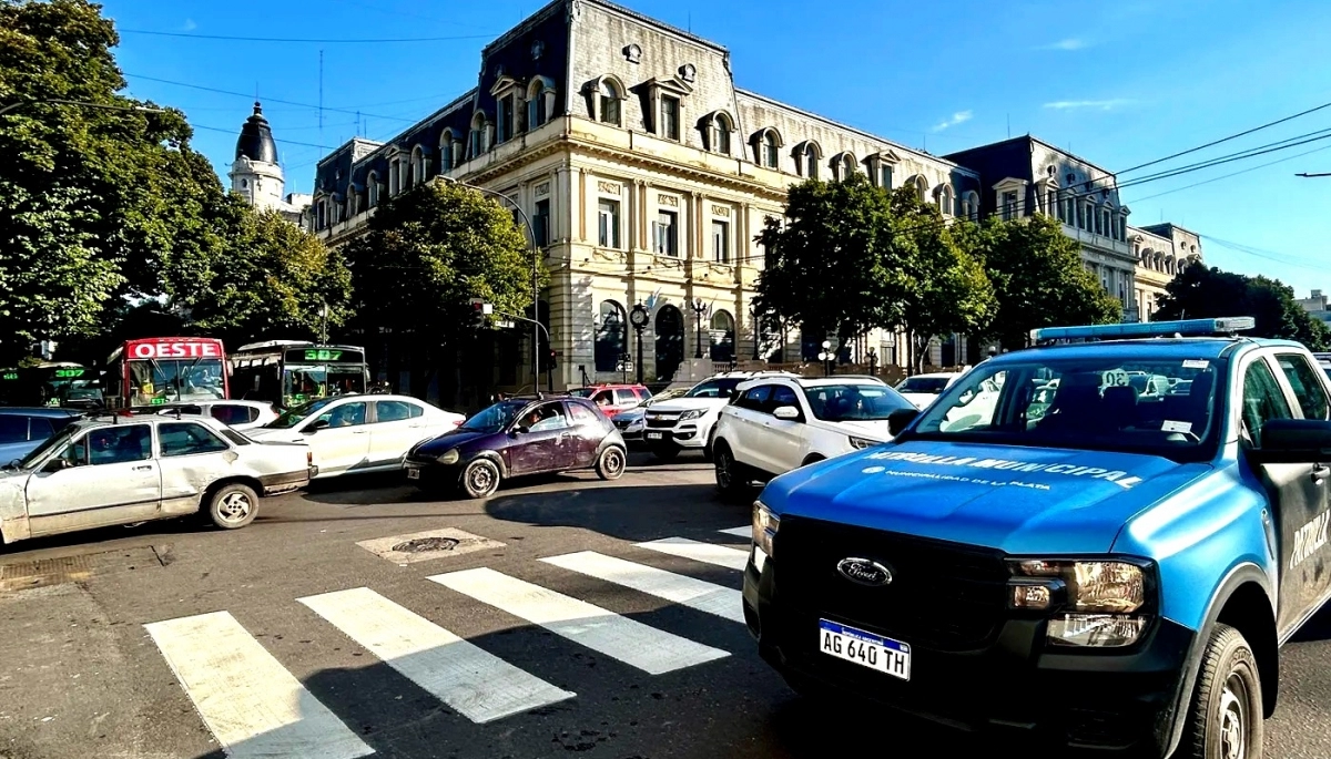 Apertura de Sesiones 2025 de Kicillof: caos y quejas de los vecinos en La Plata por el operativo de tránsito