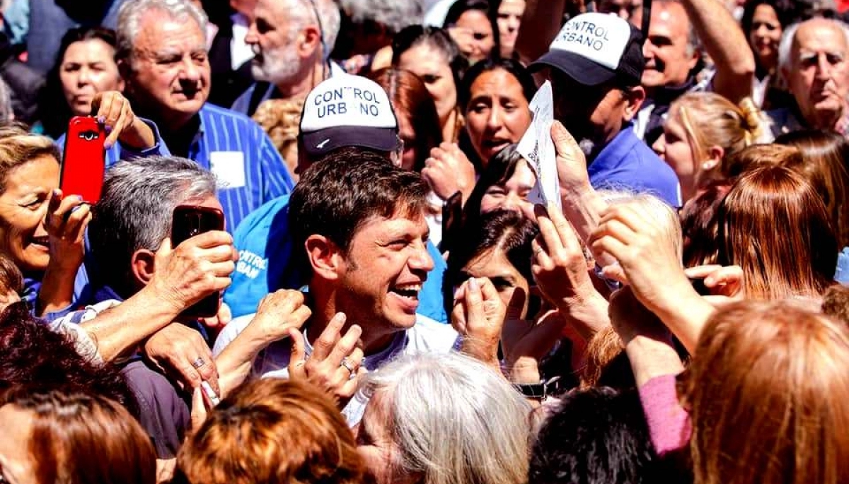 Apertura de Sesiones 2025: el frente político de Kicillof debutó en la calle para respaldarlo
