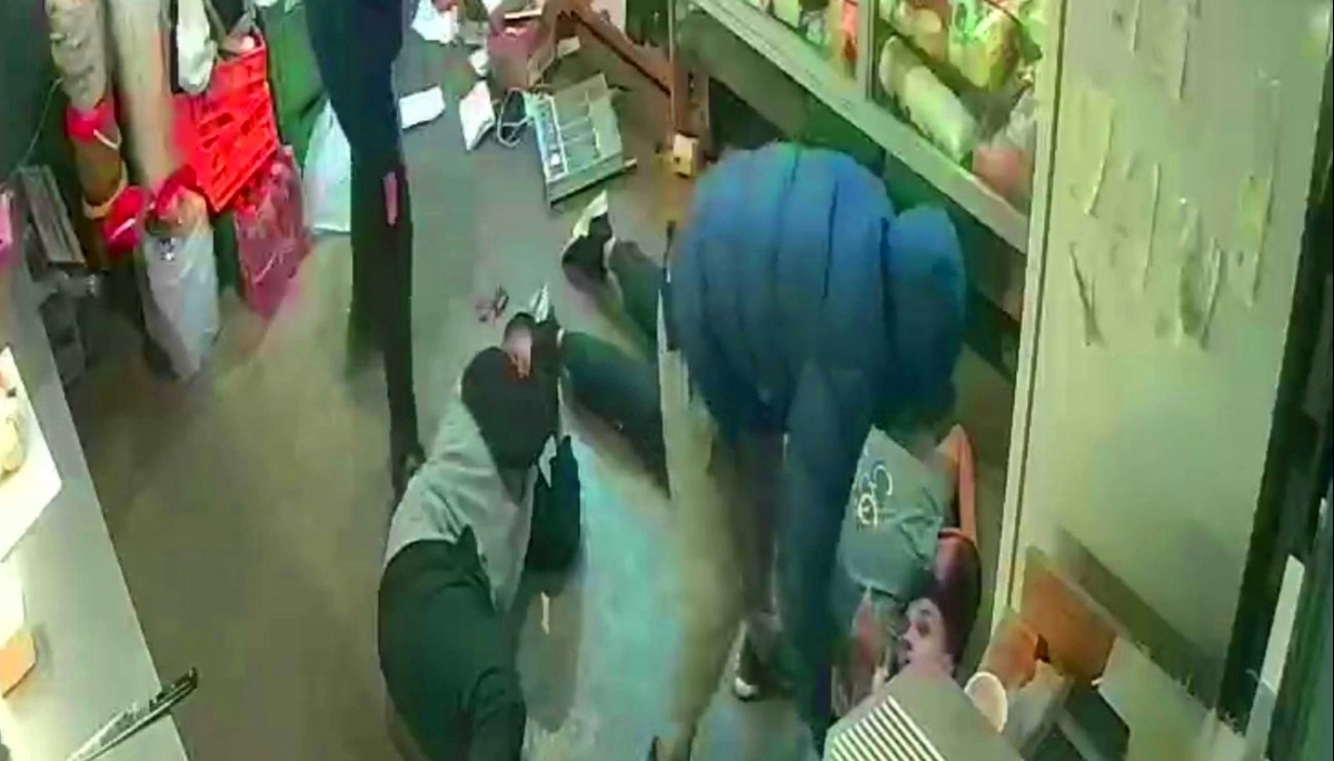 Encapuchados y armados, robaron la recaudación y mercadería en una fiambrería de Mar del Plata