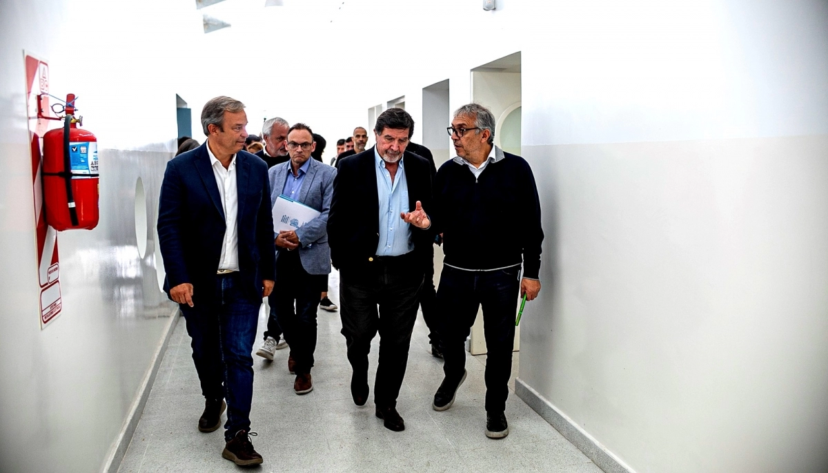 Cascallares y Sileoni supervisaron las obras de una nueva escuela en Almirante Brown