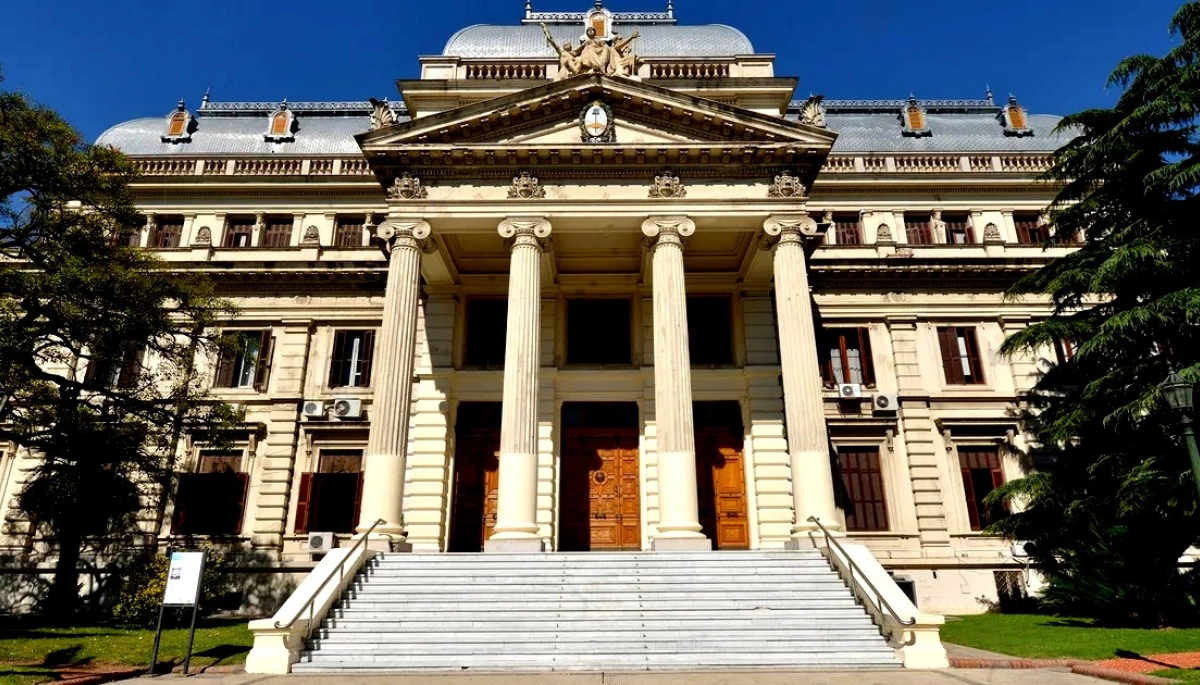 En medio de otra tensión interna en el peronismo: la Legislatura sesiona, aunque no tratarán la suspensión de las PASO