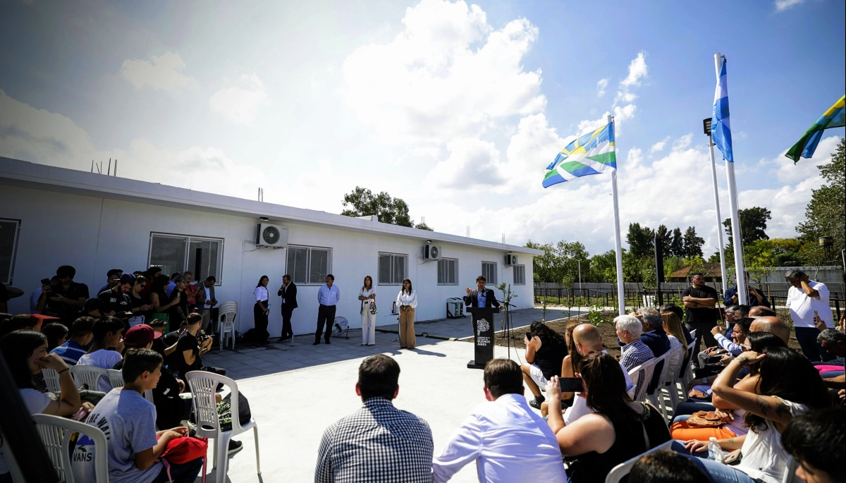 Agenda educativa: Kicillof visitó a Granados para la inauguración de una escuela en Ezeiza