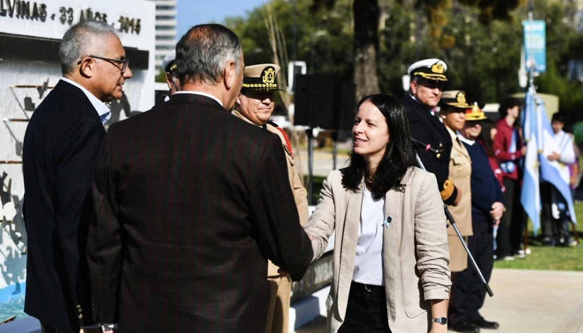 Soledad Martínez encabezó el acto en conmemoración a los Veteranos de Malvinas en Vicente López