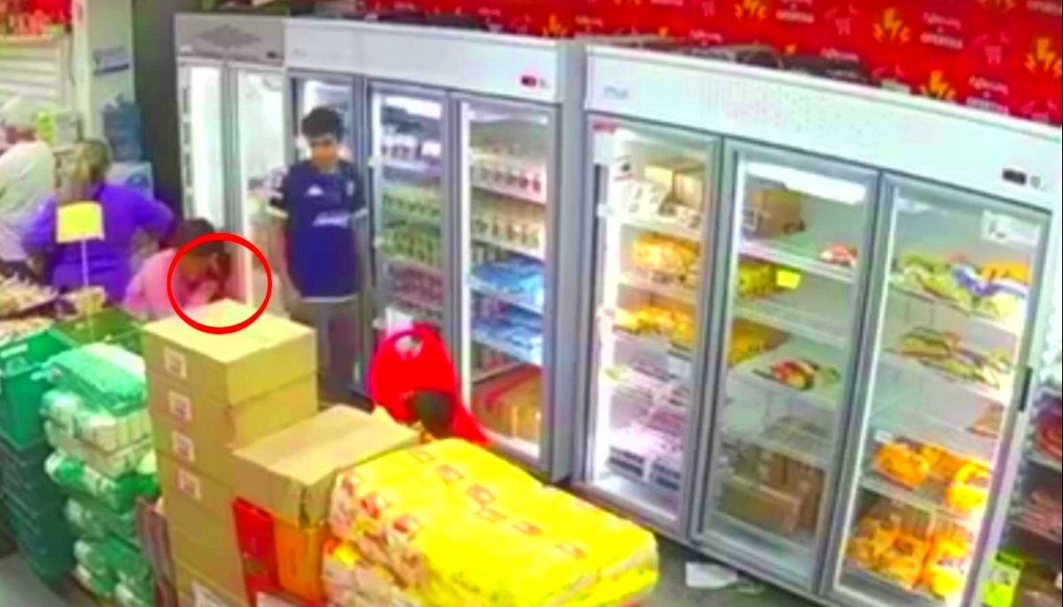 Futuro comprometido en Morón: una pareja robó un supermercado con un niño en brazos