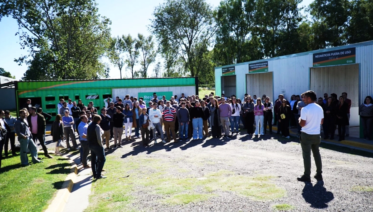 Más de 100 jóvenes dirigentes del radicalismo bonaerense se reunieron en Trenque Lauquen