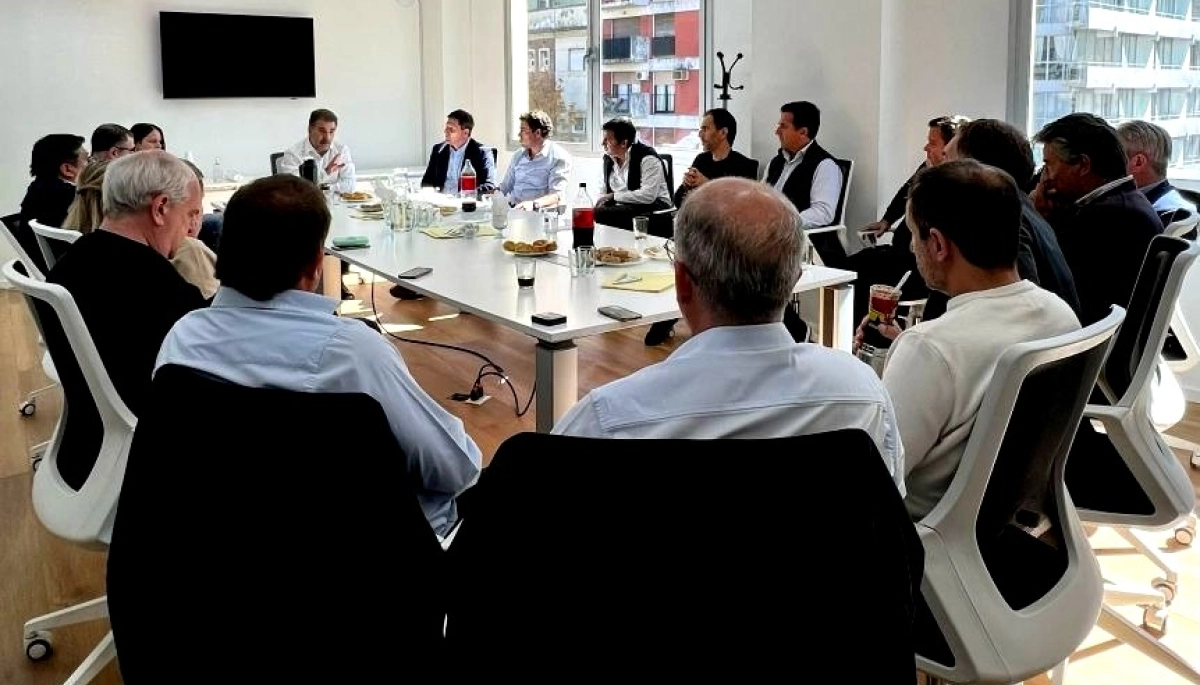 Con acuerdo pendiente con Milei, el PRO bonaerense se acerca al peronismo anti-K