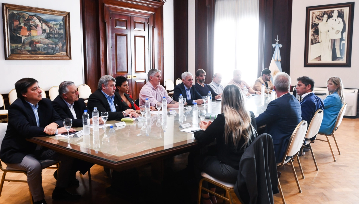 En medio de las crisis de los municipios, Kicillof otorgó créditos a intendentes destinado al emprendimiento local