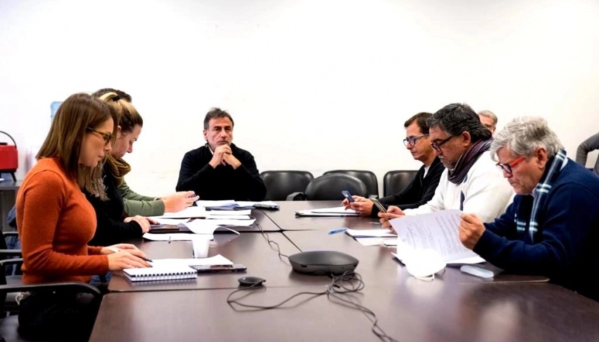 Avanza en Diputados el tratamiento del proyecto para regular las pantallas en las escuelas bonaerenses