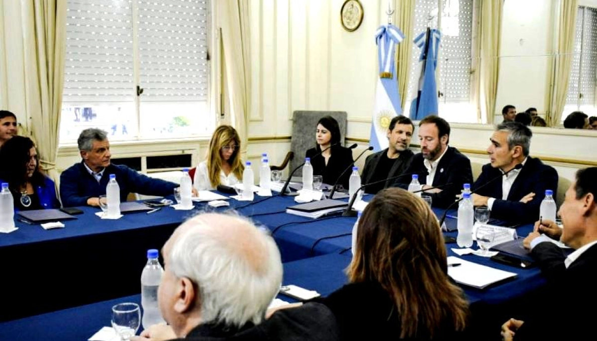 López pisó la Legislatura por el proyecto económico que pide Kicilof y cosechó rechazos de la oposición