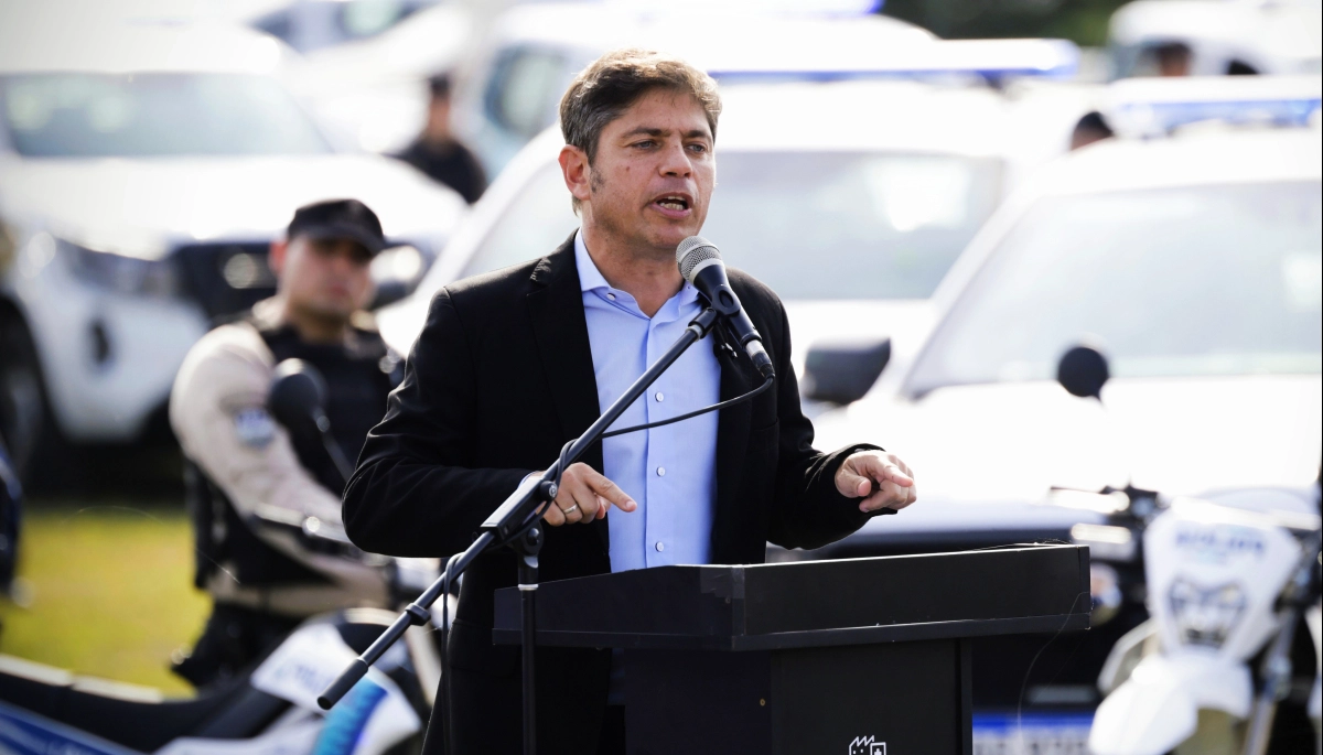 Kicillof entregó vehículos de seguridad a La Matanza y se acordó de Milei: “Esto no es marketing”