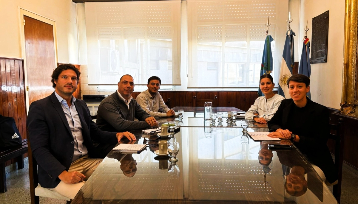 Lucía Gómez se reunió con autoridades de PAMI para mejorar la atención en salud en Adolfo Gonzales Chaves