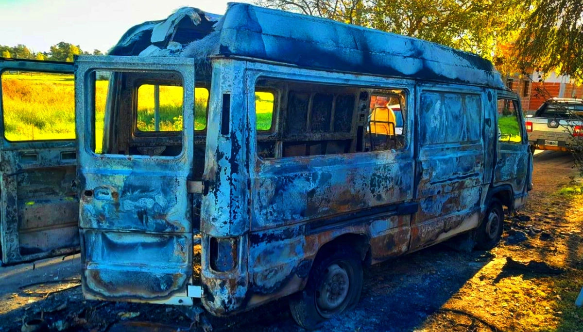 Un sueño transformado en pesadilla: le robaron e incendiaron el motorhome que armó desde cero