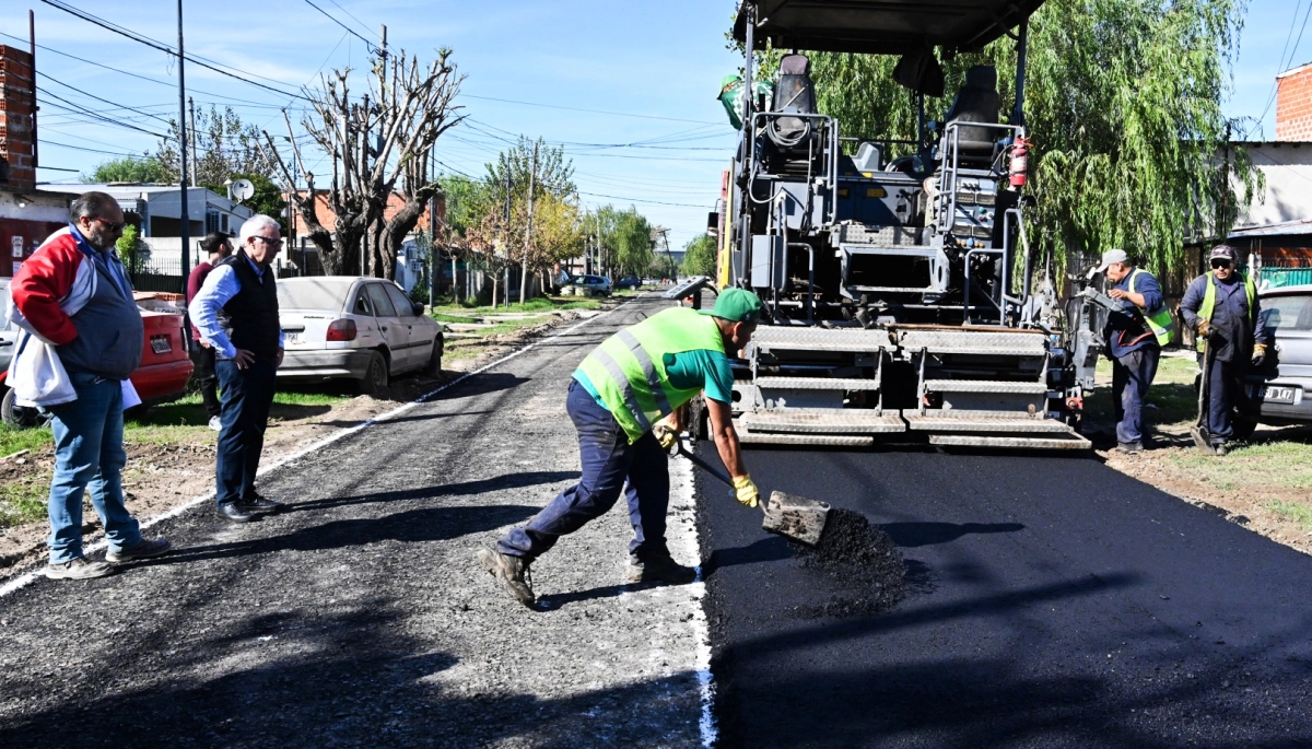 Zamora supervisó las obras de pavimentación en Benavídez: “Es necesario que el Municipio actúe”