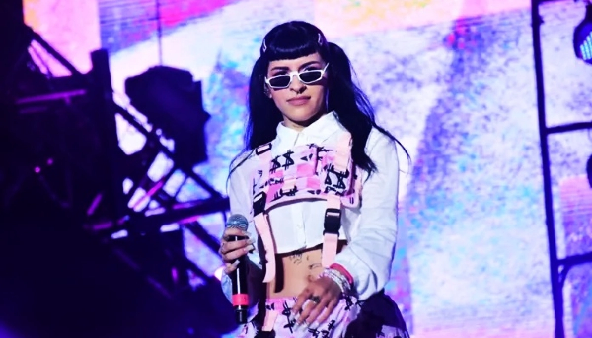 Nuevo proyecto: Cazzu presenta Latinaje y renace con un show único en el Movistar Arena