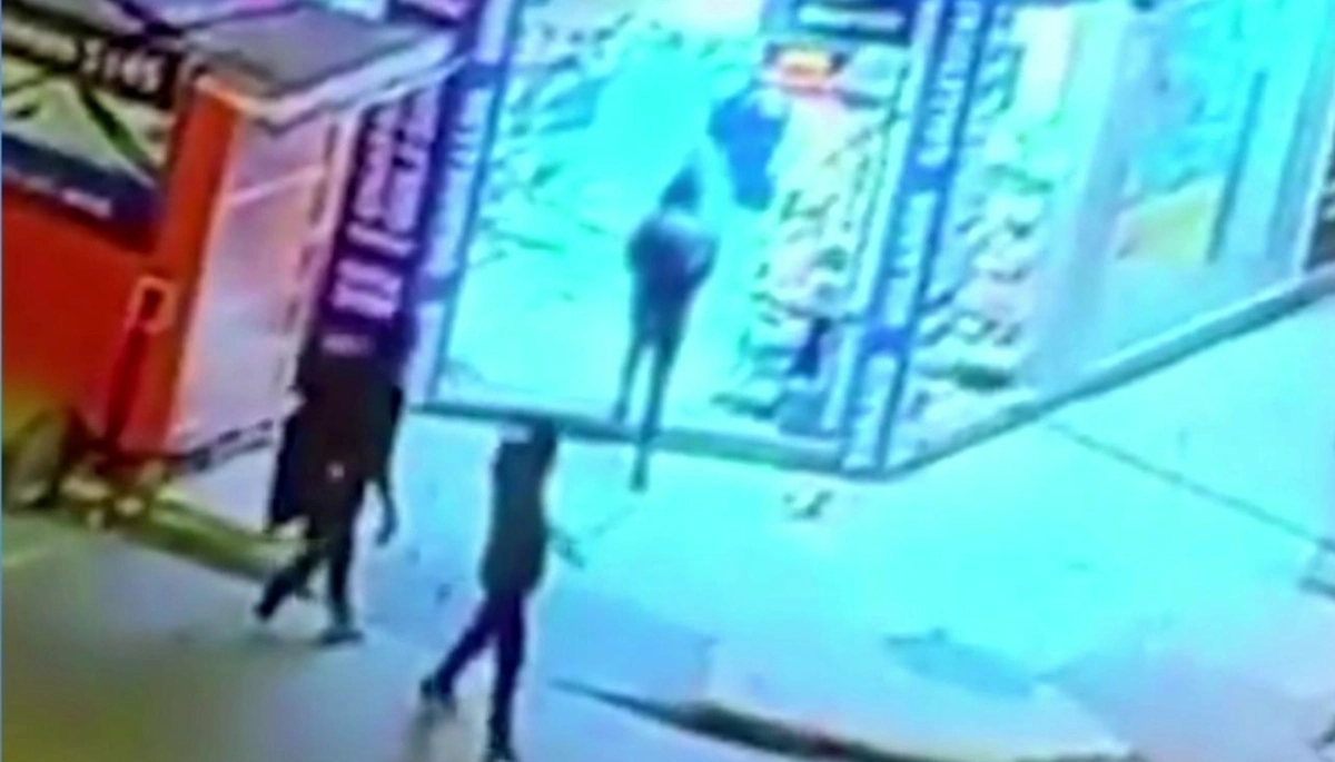 Una pelea entre bandas acabó con un kiosco destrozado en el centro de Mar del Plata