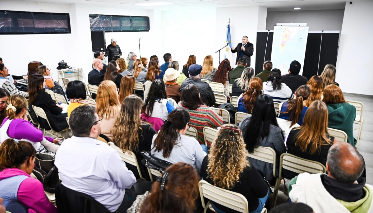 San Vicente presentó el proyecto educativo “Antártida uniendo continentes, Malvinas y bicontinentalidad”