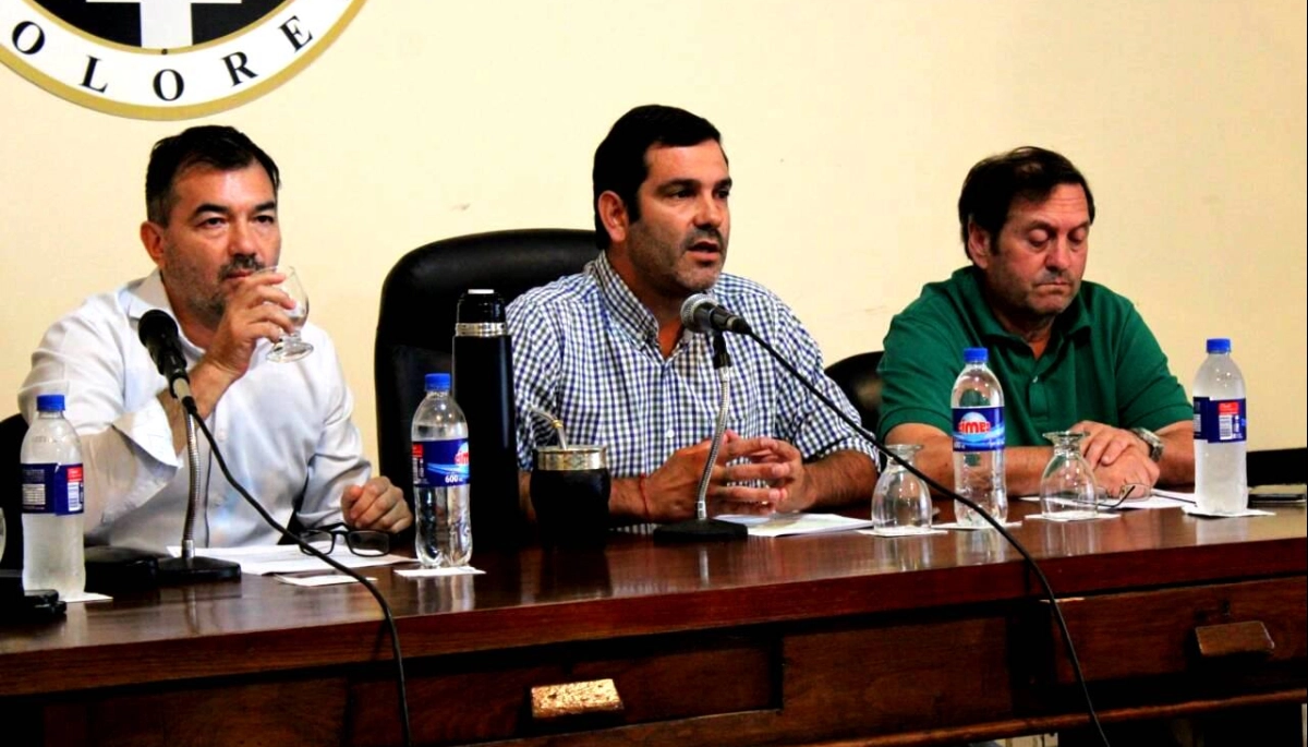 Ratas muertas, baches y basura: denuncian que García tiene abandonadas las calles de Dolores