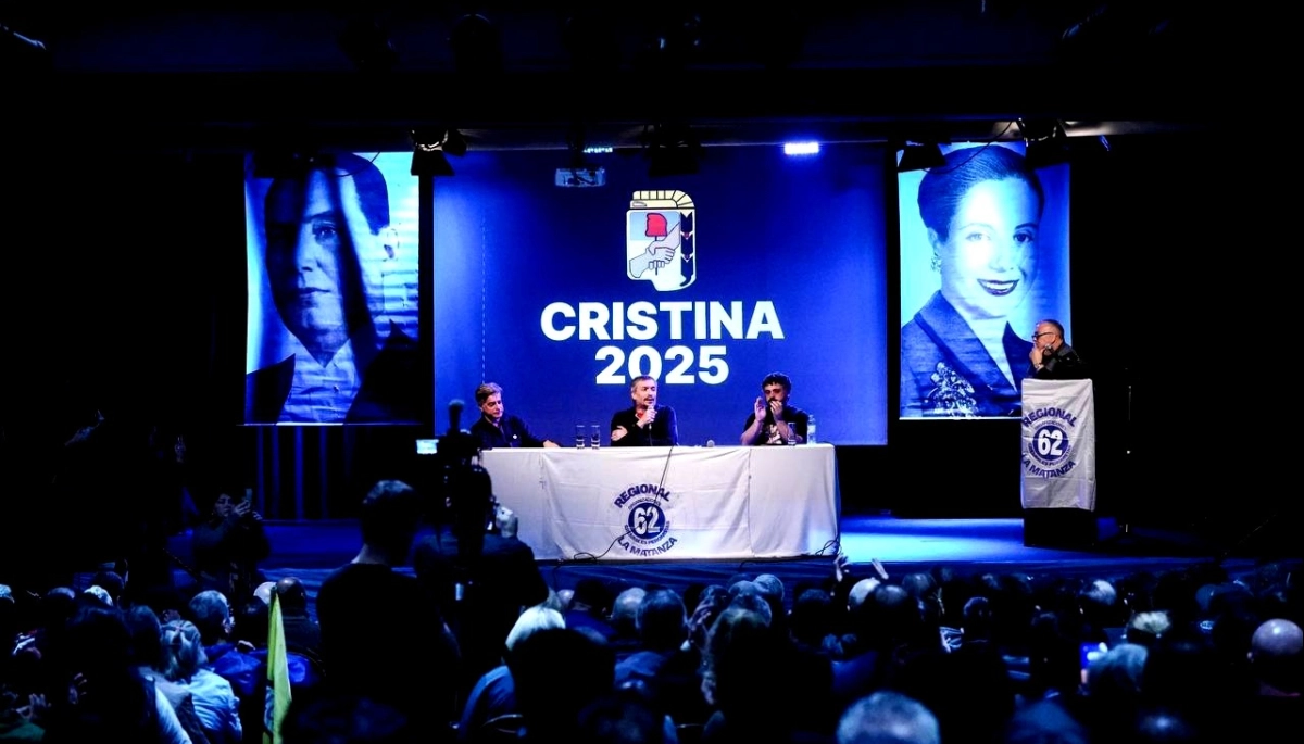 Con cartel de "Cristina 2025" de fondo, Máximo Kirchner dijo: "La unidad no es hasta que duela, es hasta que sirva"