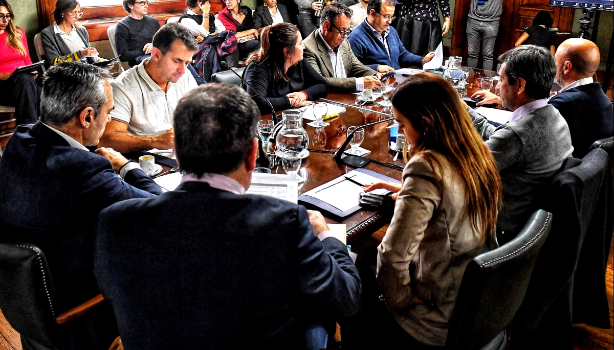 El Senado bonaerense pateó para adelante el endeudamiento solicitado por Kicillof