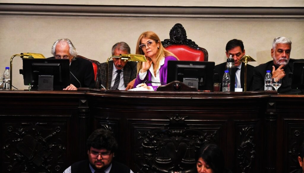 Polémica decisión: Magario ordenó desalojar el palco de periodistas del Senado en plena sesión