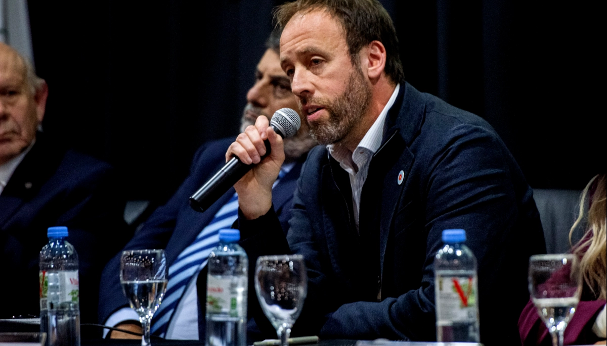 Nación convocó a un ministro de Kicillof para debatir la adhesión al régimen de Ganancias