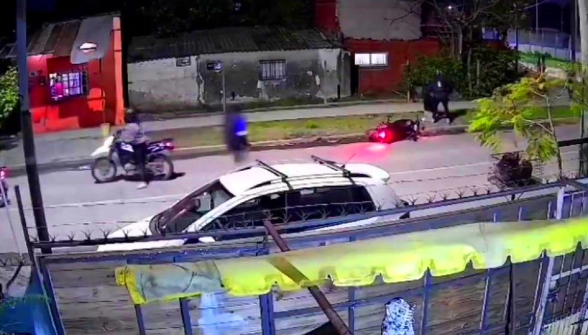 A los tiros, policía de civil puso en fuga a una banda de motochorros