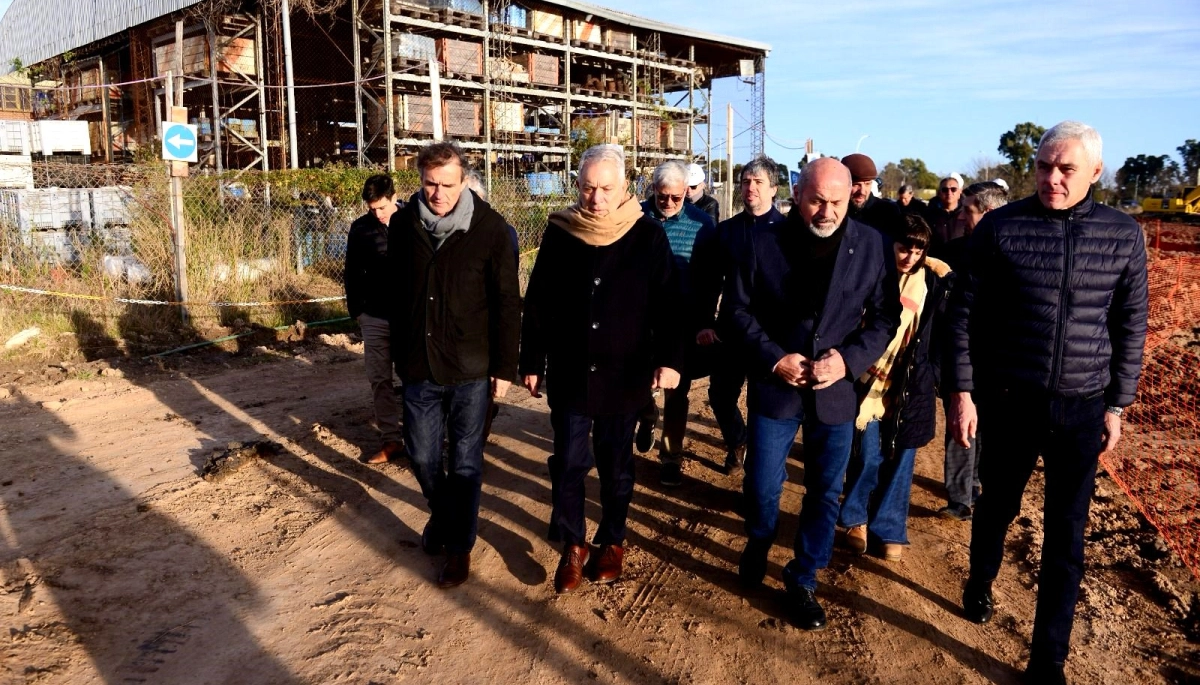 Alak, Secco, Cagliardi y Katopodis supervisaron las obras de la nueva planta potabilizadora de Ensenada