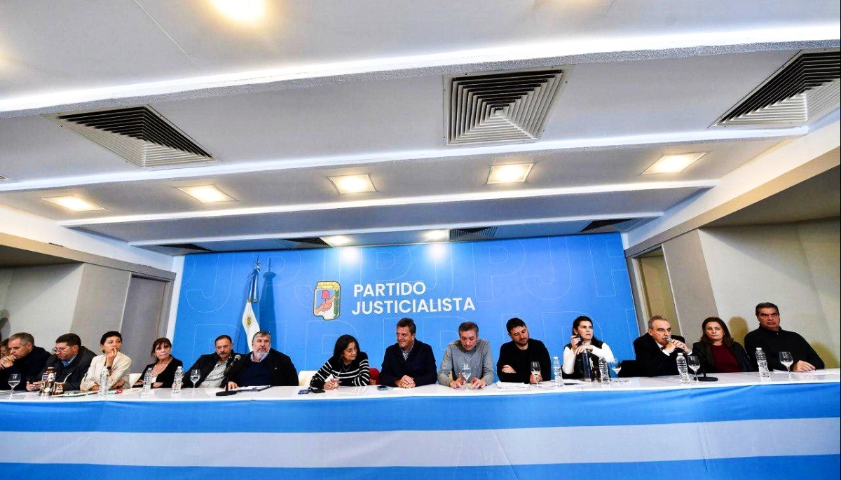El PJ y otra cumbre para bancar a Cristina: Massa asistió y Kicillof ausente