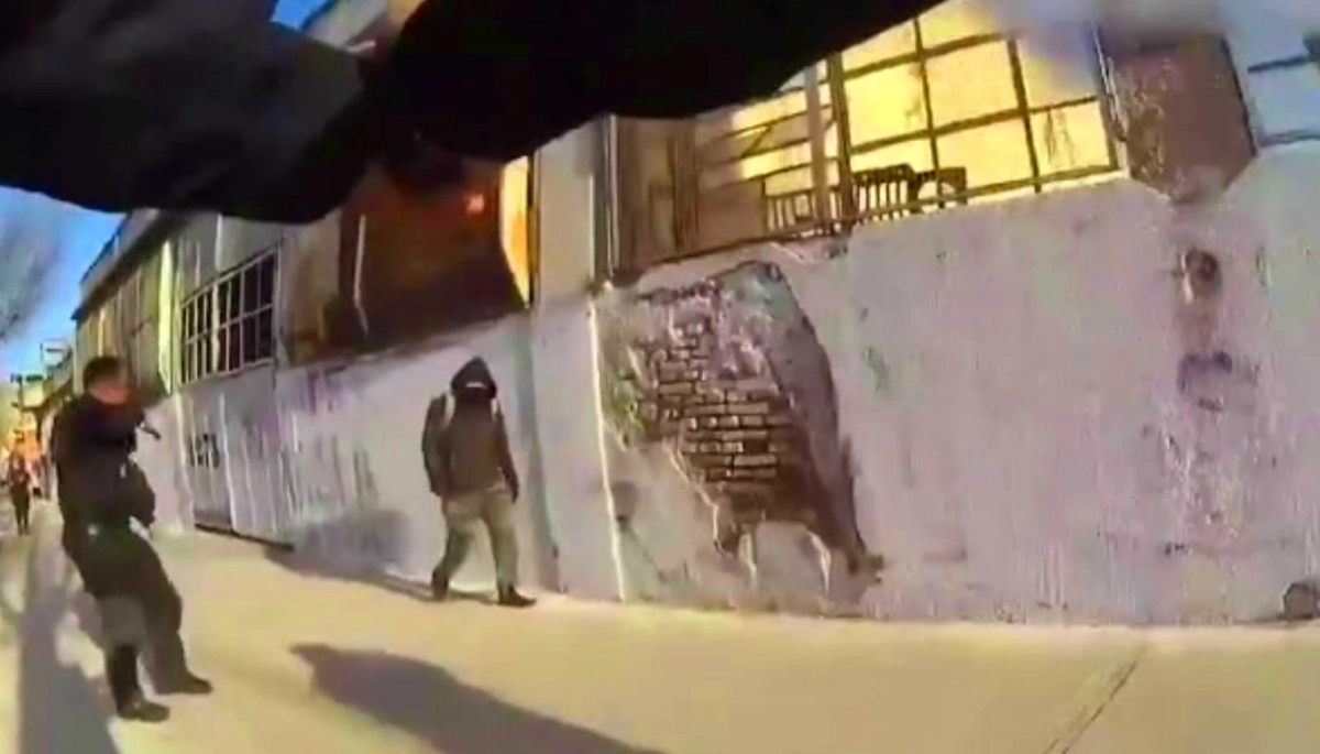 Violencia en CABA: con una pistola Taser redujeron a un sujeto que amenazó a los vecinos con un cuchillo
